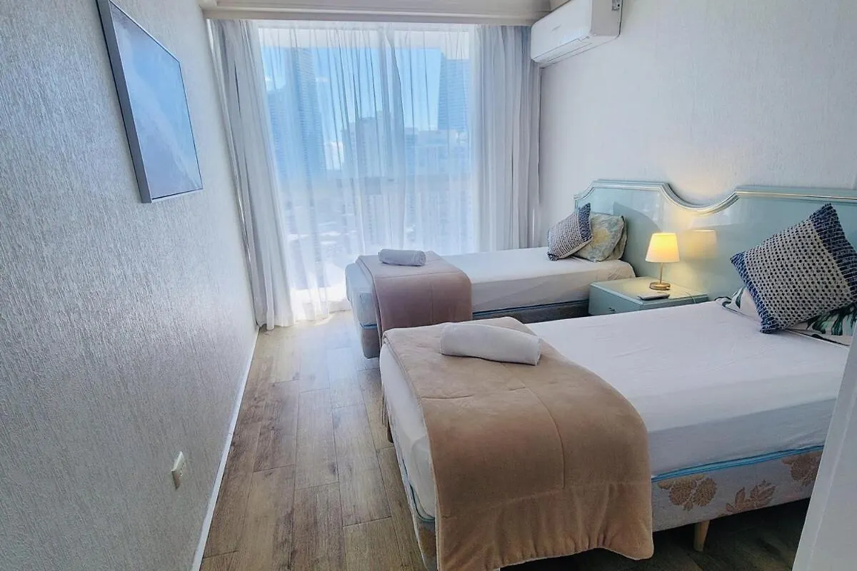 Endless Ocean Views, Spacious, Resort Facilities Gold Coast Australia